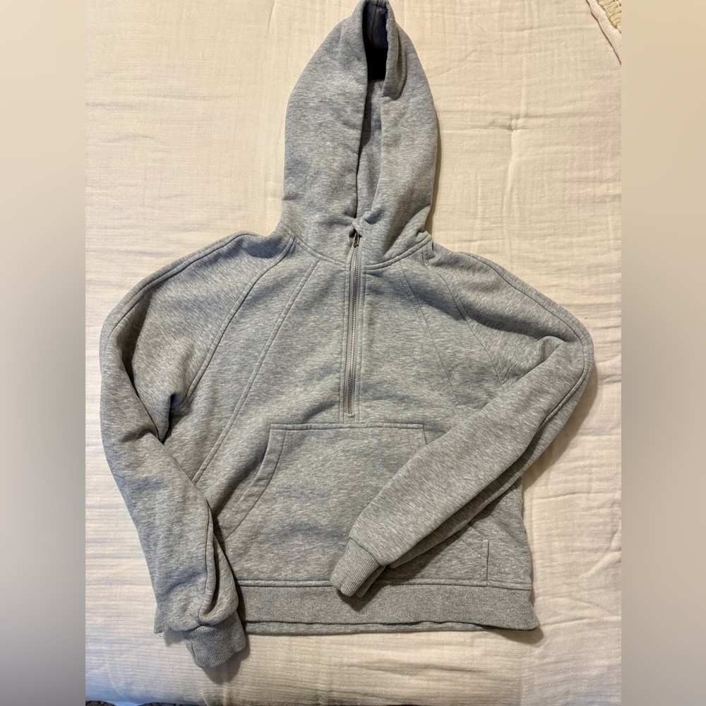 Amazing look a like cropped sweater